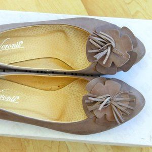 Gray leather flats from Europe for Ladies